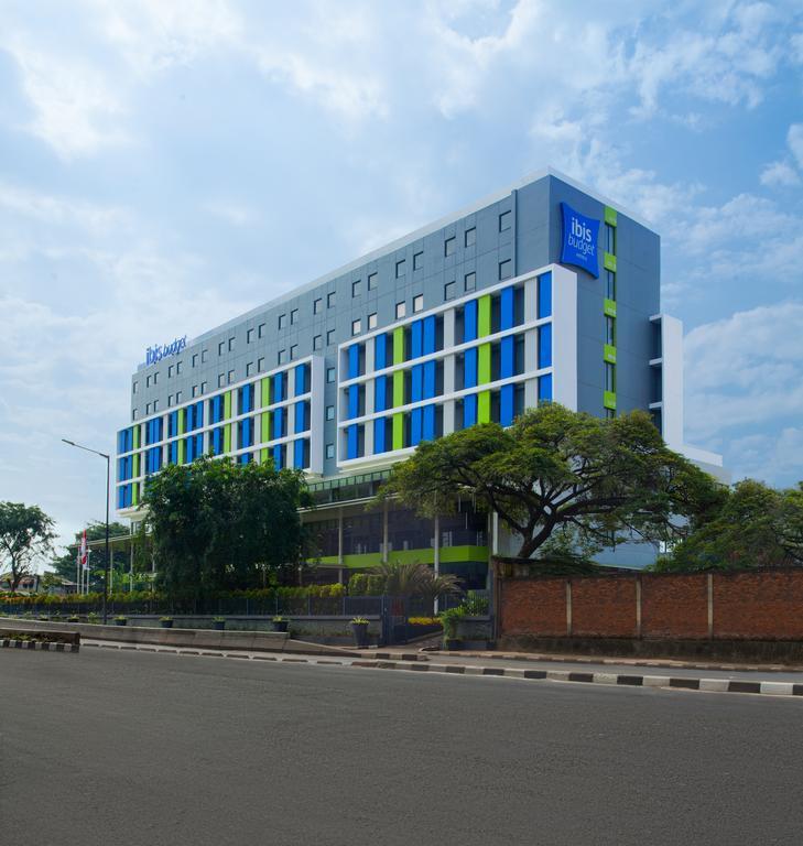 Ibis Budget Jakarta Daan Mogot Buitenkant foto