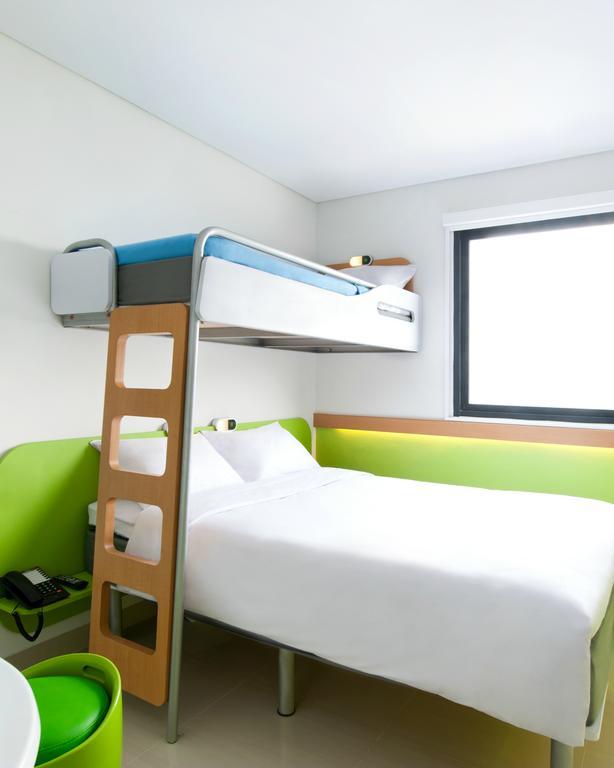 Ibis Budget Jakarta Daan Mogot Buitenkant foto