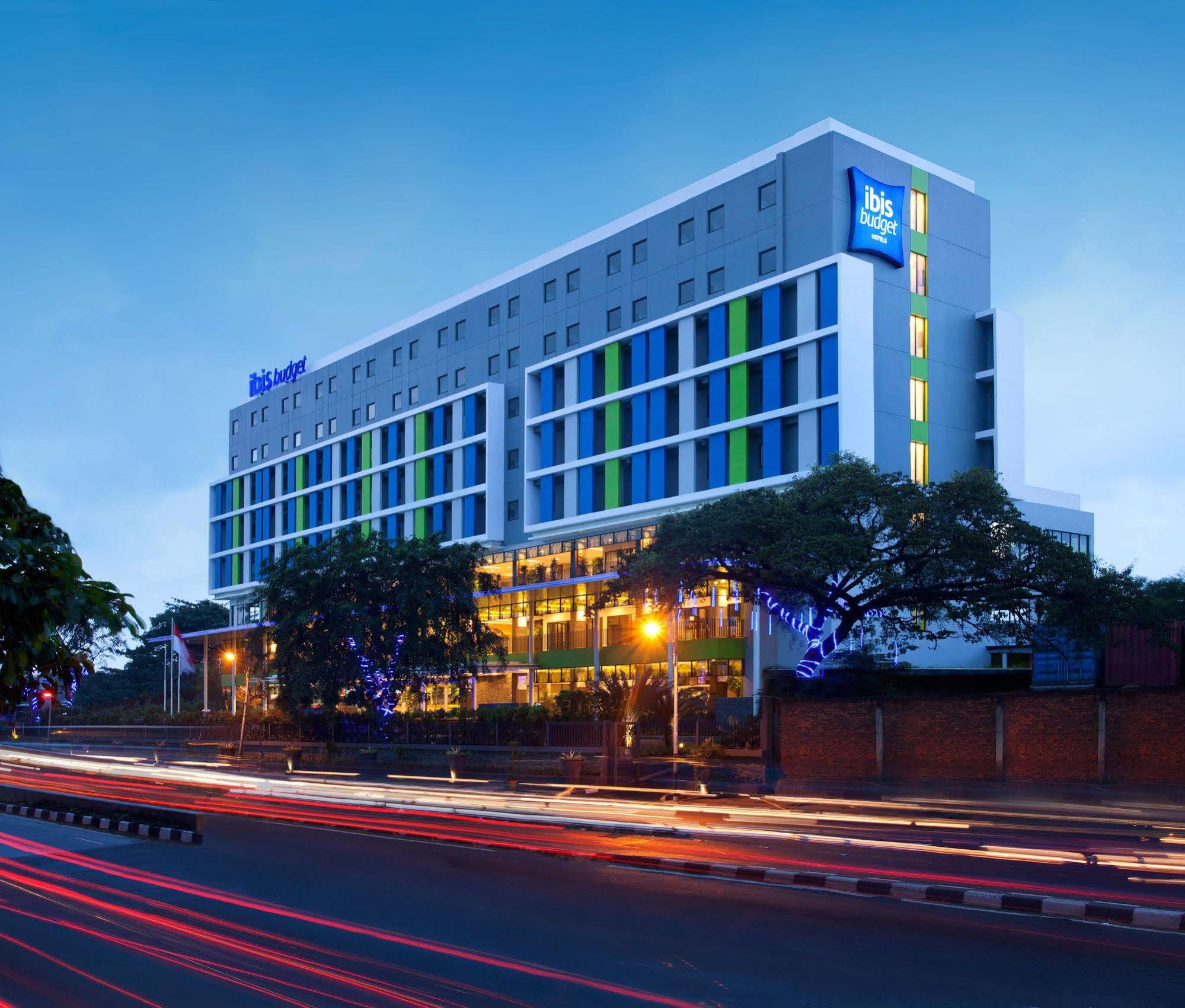 Ibis Budget Jakarta Daan Mogot Buitenkant foto