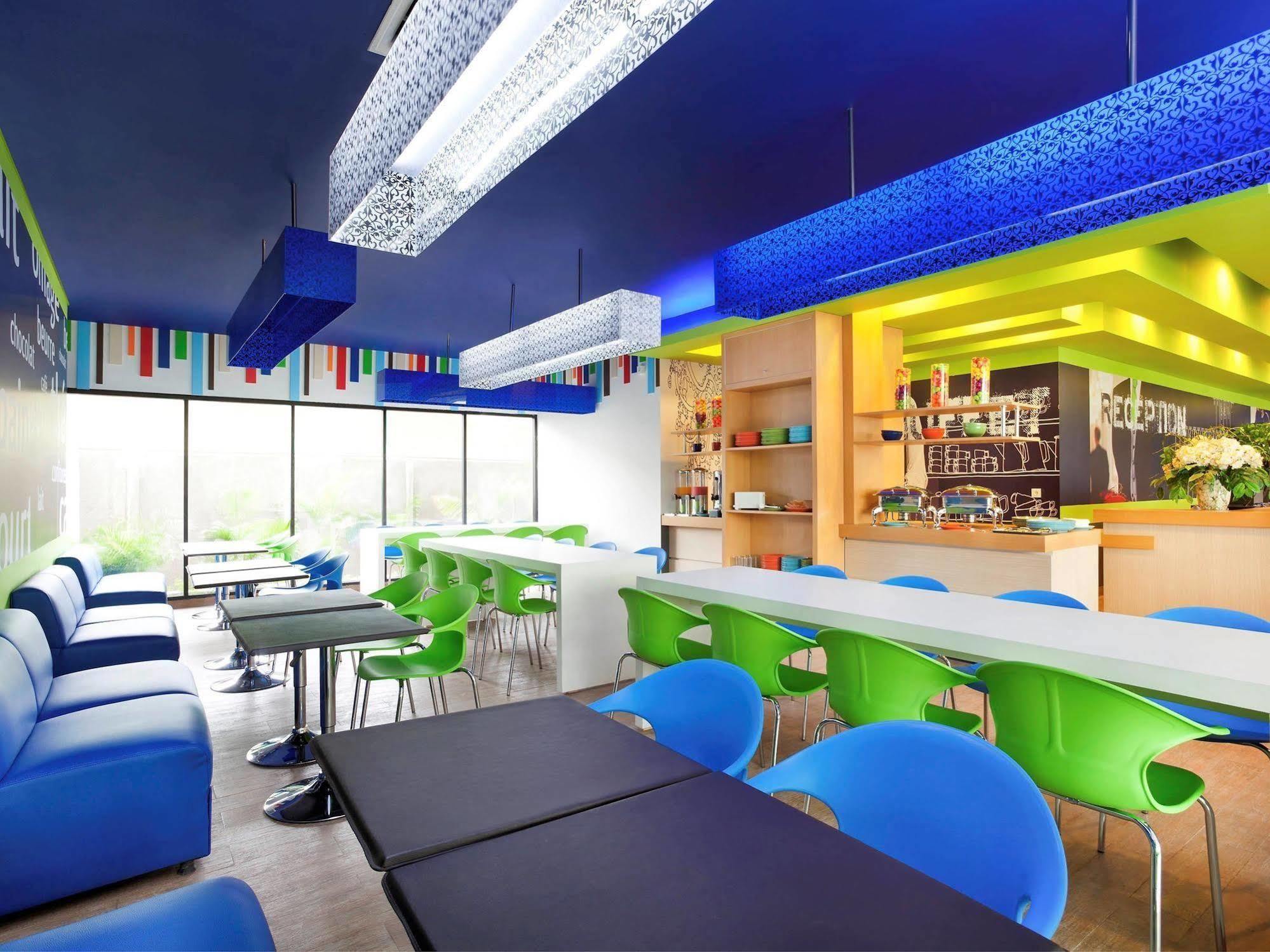 Ibis Budget Jakarta Daan Mogot Buitenkant foto